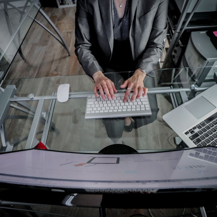 denisse Olivas - hands of keyboard